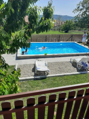 Kuca sa bazenom Teja